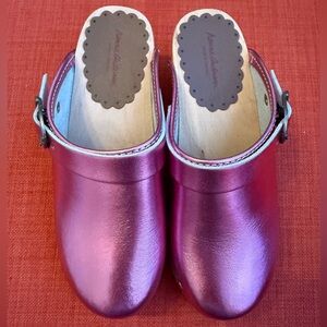 Hanna Andersson Metallic Purple/Pink Girl’s Clogs NEW